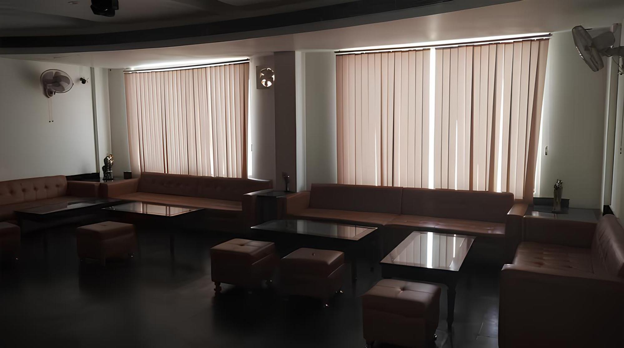 Club 7 Resort And Banquets Bareilly Eksteriør bilde