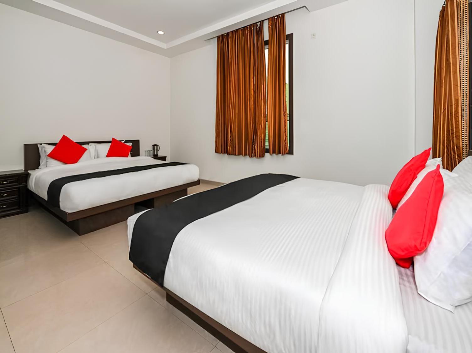 Club 7 Resort And Banquets Bareilly Eksteriør bilde