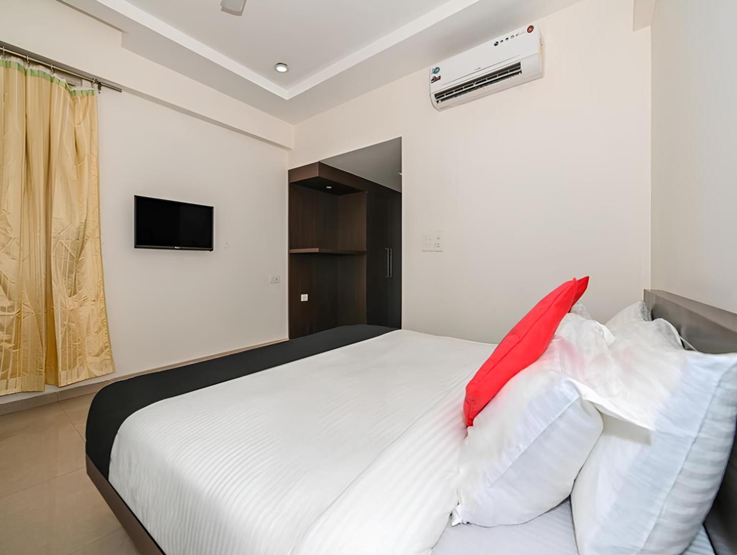 Club 7 Resort And Banquets Bareilly Eksteriør bilde